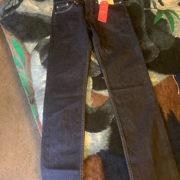 Jeans - Picture 2 of 3